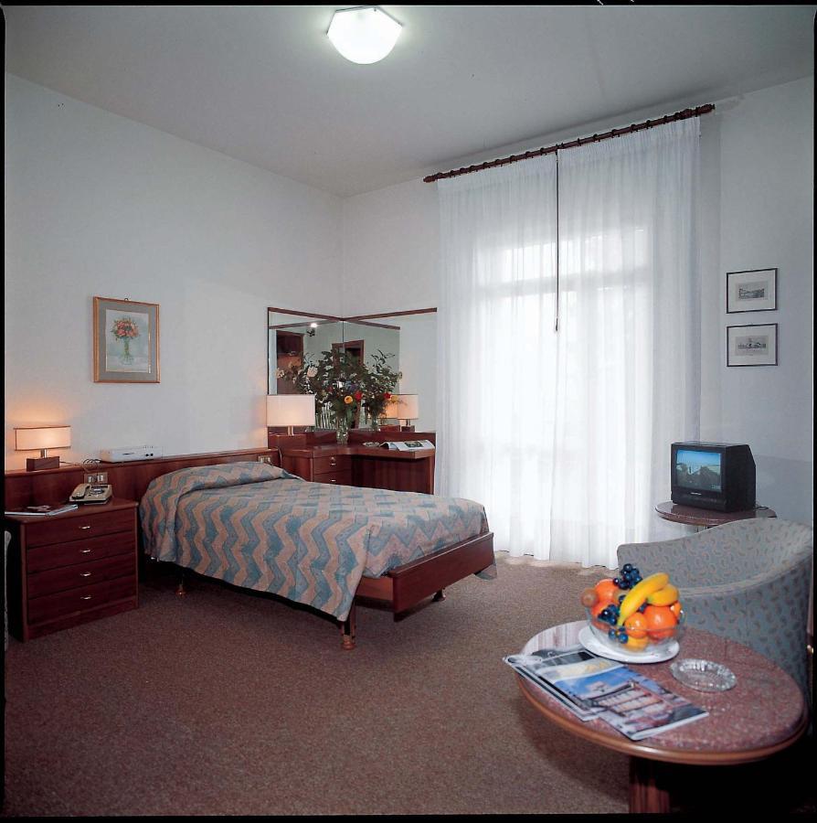 Hotel Ariston Molino Buja Abano Terme Zimmer foto